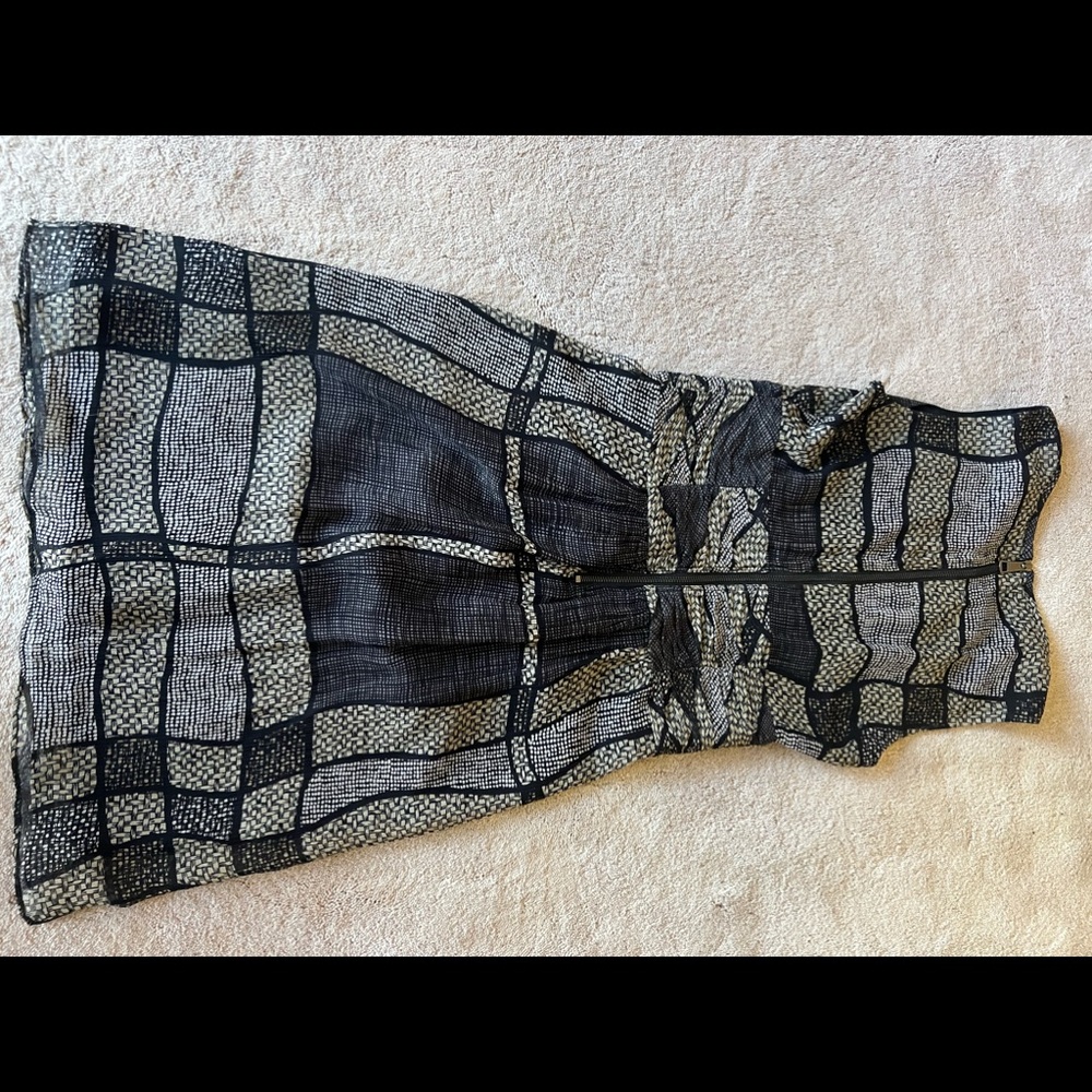 Burberry Dress size small will fit a size 2